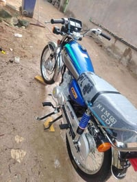 دراجه للبيع نامه متياز مديل 27 دراجه بعده بجيس ومامتعوبه سعره 750 وبيه...