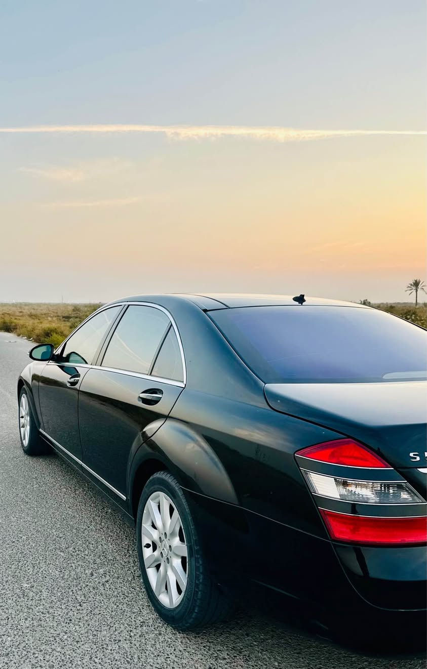 سلام عليكم 
للبيع مرسيدس 
مديل 2009
 S550
(أدوات-كلك -حاوية)
(متوئم ارقام وسنويه طبق اصل على شاصي رقم انكليزي جديد سليمانيه)
باب طويل فول المواصفات رادار كامره امامي ناضور ليلي بنورما كشنات تدفئه وتبريد داخل عسلي كشنات كله كهربائي 5بردات وبعد بيها هواي مواصفات وارد خليجي (مكفوله كفاله عامه من الصبغ والفتح والانتربول وكص )وين مايعجبك اطلع سياره شرط مابيها شخط السعر 95 وبيها مجال 
مراوس او بيع حسب قناعه 
 للستفسار 
***********
مكان سياره 
البصرة القرنه المدينة, البصرة
