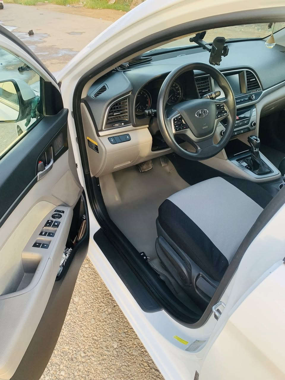 النترا 2017 امريكي
محرك 2000

مواصفات نص 

شاشه تاب اصليه 

كامره خلفيه 

تحكم استيرن جهتين 

كروس مثبت سرعه 

 3انظمه القياده  سبورت  او عادي  او  ECO   تقليل صرف الوقود 

محرك كير تبريد خير من الله 

السياره ليبل واحد بدون اي تبديل ولا. معجون فقط صبغ 

السونار مرفق. ويه الصور

ماشيه 85  ميل

مكان السياره ديالى العنبكيه ناحية السلام

السعر 120 وبيها مجال
***********
