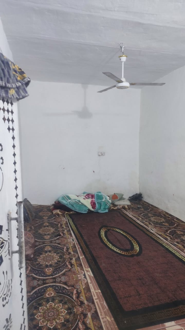 يعلن مكتب زين العابدين للعقار بيت 100متر واجه 5نزال20 يحتوي على صحيات خارج استقبال  صاله غرفه مطبخ صحيات داخل غرفه فوك للاستفسار الاتصال ***********
*********** او مراسلتنا على صفحة
