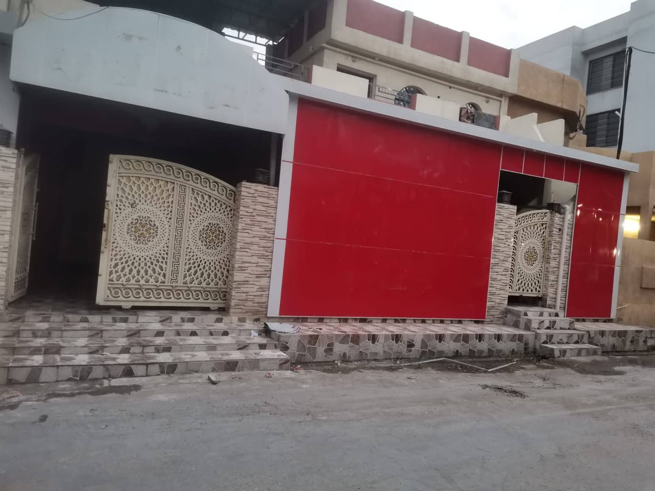 دار للإيجار
العنوان بعقوبة خلف السينما 
يصلح للسكن او الاستثمار 
للتواصل ***********
