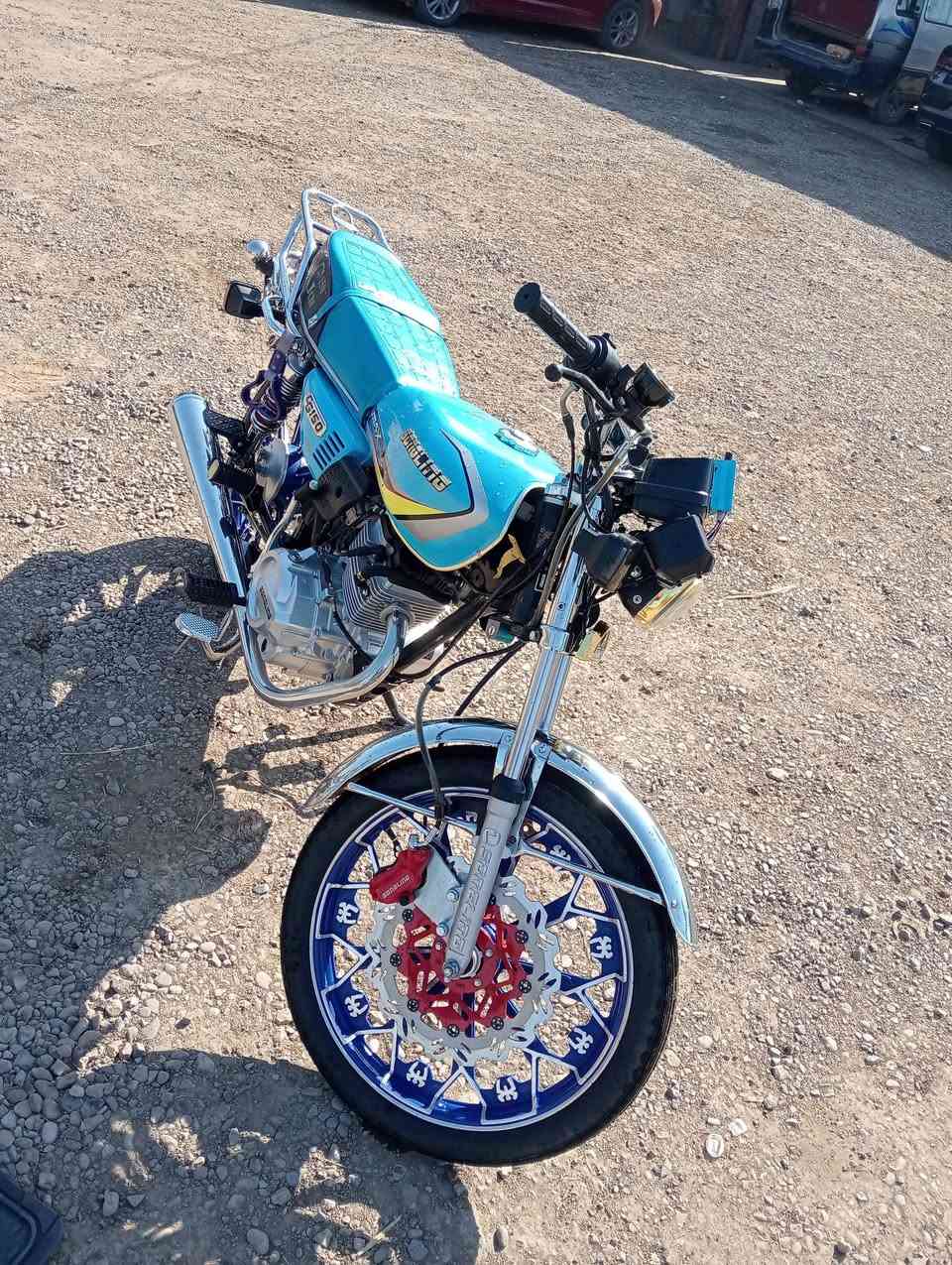 السلام عليكم شباب دراجه سيفان لبيع موديل 24 شكل 25دراجه كامله من كلشي مكفوله كفاله عام
السكن ديالى الخالص قريه السنديه السعر 700وبيه مجال 
الاستفسار ***********
