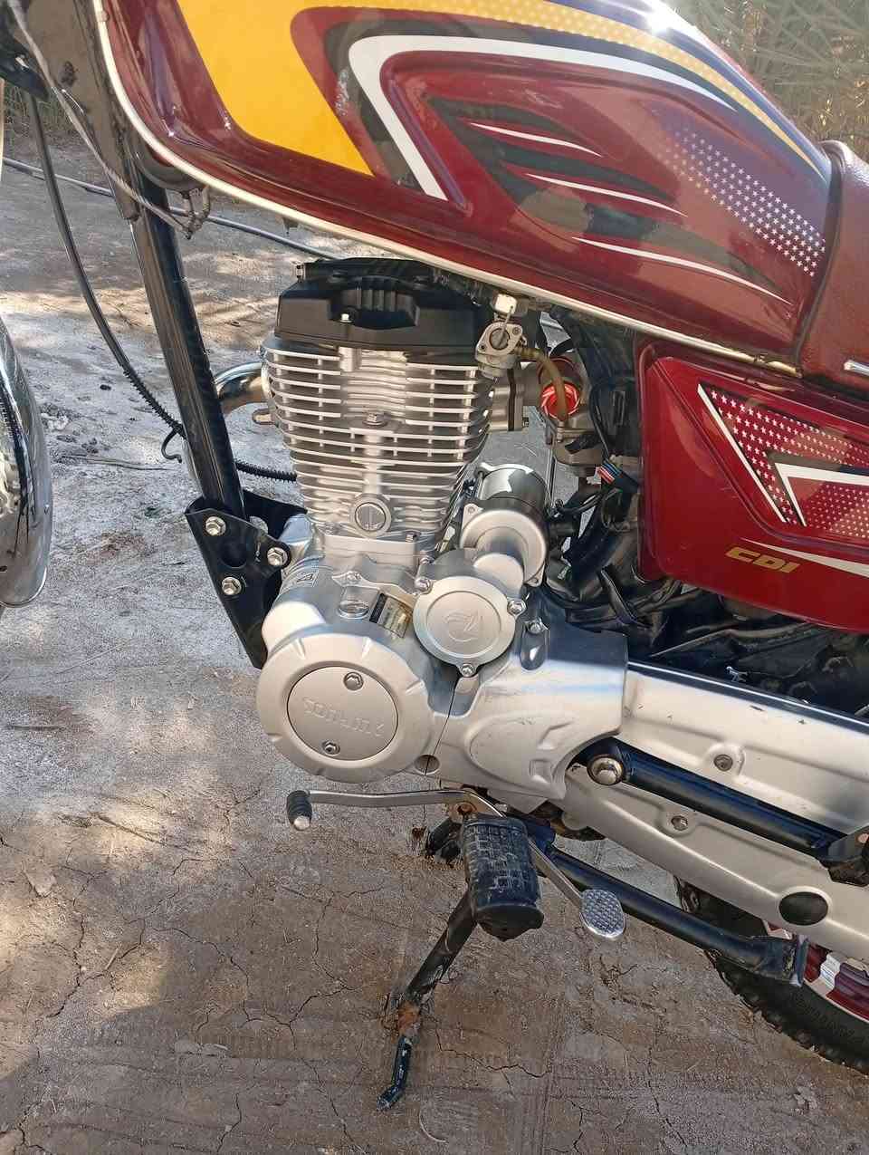 السلام عليكم دراجه سونك موديل 2024 محرك 150 كلشي ما بيهه نقص الدراجه خير من الله السعر 700 وبيهه مجال والشراي يدلل  هذه صاحب الدراجه مازن الشمري  وهذه رقمه ***********
