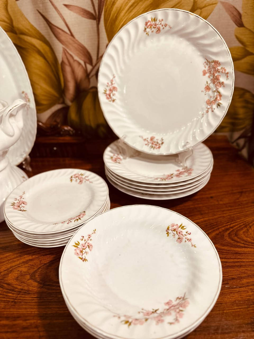 سيت طعام روماني ٣٦ قطعه
١٢ ماعون شطح 
١٢ ماعون حلاوه 
٦ ماعون عميق قطعه بيهة طخه بسيطه
١ بلم كبير 
١ سلطانيه 
١ كاسه 
١ سوب دان
١ ماعون كبير


**إذا كنت صاحب هذا الإعلان وتريد حذفه لأي سبب، رجاءا أرسل رسالة إلى الدعم الفني**