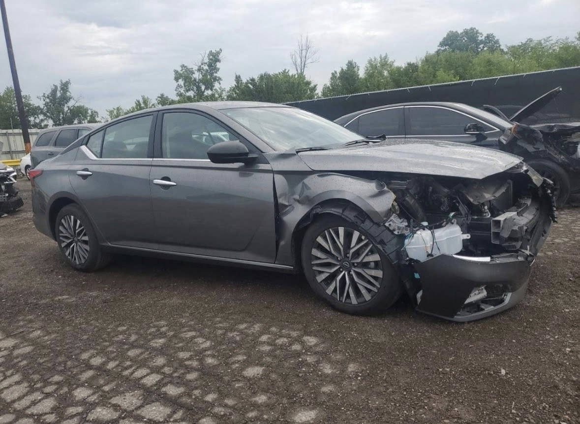 *تحية طيبة لجميع المتابعين *
نيسان التيما موديل 2025
مواصفات SV. لون نفطي. 
العداد 6 الاف ميل فقط👌
محرك 2500 اربعة سلندر. 
رقم الشاصي 1N4BL4DV0SN380403

الضرر 
بنيد ابلادي مصبوغ. 
چاملخ سكن امامي تجاري. 
رصعات في السقف اثناء الشحن. 
صور الحادث مرفقة. 

السيارة  كاتي تترقم شمال العراق
أربيل سليمانية دهوك 

السيارة موجودة في محافظة كركوك
للاستفسار عن السيارة والسعر يرجى الاتصال على الرقم 
***********
