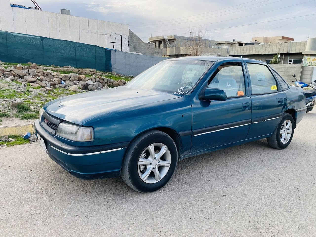 ئۆپڵ  مۆدێیل 1992 مەکینە 18 گێرومەکینە بەشەرت تەقەوڕەقەبەشەرت کارەبای بەشەرت سەیارەکە ڕەقەم سڵاحەدینە سەنەویسەوزە بەشەرت   خاوەن وەکالەکەی لەهەولێرە لێدراوی نیە سەیارەکە سبوخ عامەبۆجوانی  سعری 25گڵاو تۆزێ مەجال  لەچەمچمەماڵم  ***********  ***********فایبەرو واتسەپ لەسەر کۆڕەکە کە هەیە شمشمل, السليمانية
