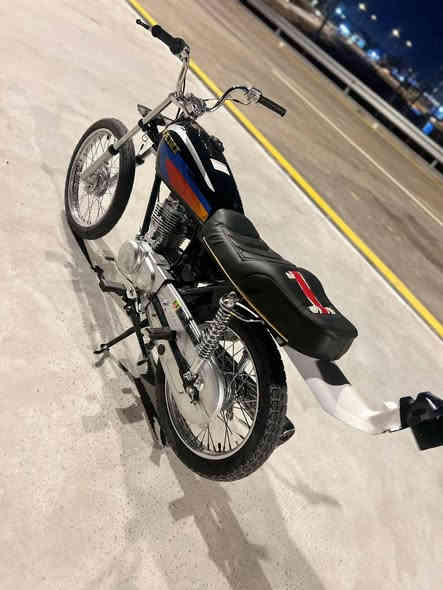 #السلام_عليكم_دراجه_اوراق_سكنر 
دراجه تعمير جديد حته ما طالع بيه شي قليل
دراجه فول تعميره سيد خلدون كله اصلي
السعر 850 وبيه مجال قليل ***********
