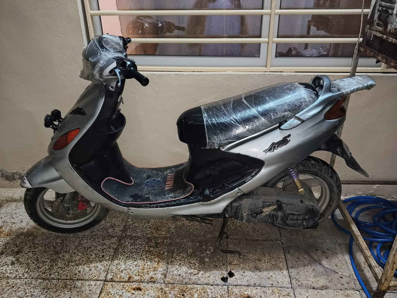 ماطور لكزز
ماطور نضيف خير من الله 
كهربائيات كلها شغالة سلف يعوزو بس باتري 
ماطور فقط مبدل بستم 
سعر 350 بي مجال للشراي


**إذا كنت صاحب هذا الإعلان وتريد حذفه لأي سبب، رجاءا أرسل رسالة إلى الدعم الفني**