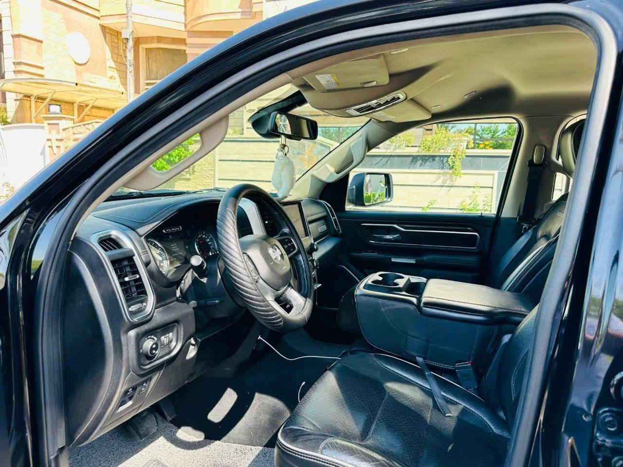 بيع فقط
دوج لارمي  موديل 2019 باب طويل بدي قصير فول عدا الفتحة  الشكل الجديد كشنات تبريد   ماشية ٩٠الف ميل رقم بغداد  الحادث موضح بالصور الحادث بالبدي فقط   يحب  يتفضل واتساب ارسلة كلشي  السيارة استخدام نضيف
 السعر 265٠والشراي يدلل السيارة موجودة بالنجف
***********
السيد ميثم الزاملي
