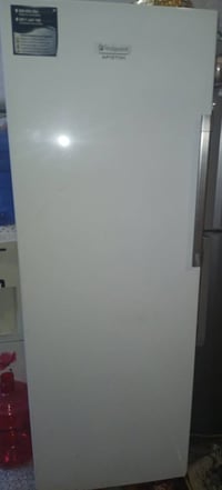 مجمدة عامودية • فريزر