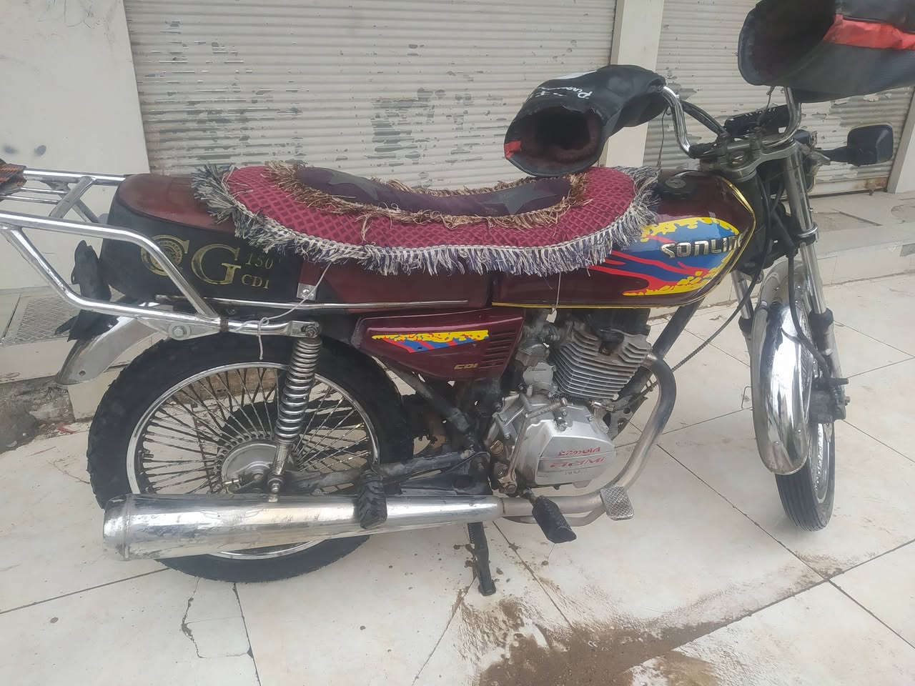 دراجه للبيع
نامي برو هونزدا 5كير
سلف شغال اناره كهرباء كلها مضبوط
عزم ماشاء الله نار 
موديل 2018 منفيس الاصلي بشرط 
مكينه صوت ناعم مابيها مشكلة
سعرر 290 الف 
مكان اربيل طيراوه 
للتواصل ***********
