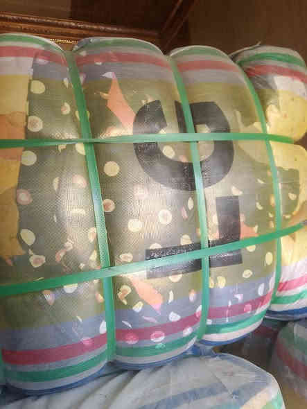 السلام عليكم السعر فقط ١٠٠ الف دينار باله ملابس اطفال وزن ١٠٠   كليو يعني دبل اتلبس من عمر يوم الى حد عمر ٨  سنوات مشكل الملابس  كميه قليله فقط عشر بالات الموقه قريه شكرا ***********
