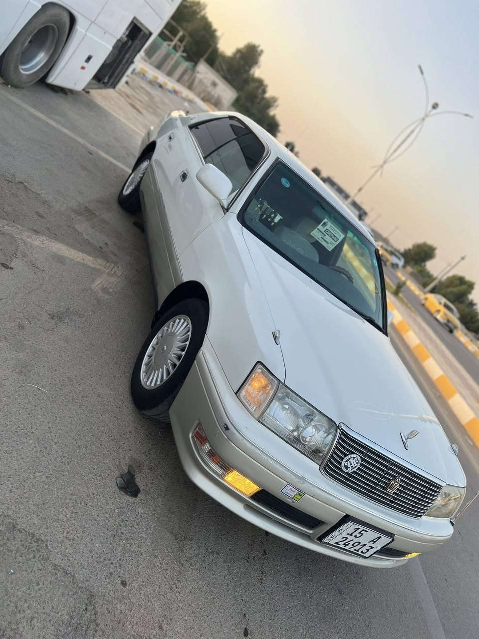 سلام عليكم سياره راس الثور كراون مديل 96السياره  مكفوله كصه وضربه ونقل جثه والعيب الشرعي السياره تخم تاير جديد حداده تبريد ثلج🥶 جديده  علمن انه السياره بيه صبغ 3قطع فقد  كير ومحرك 3000/ سنوي/2031 بسمي تريد وكاله تحويل مباشر مكان السياره ذي قار   مركزالسعر 100وبيه مجال الرقم للستفسار /***********
