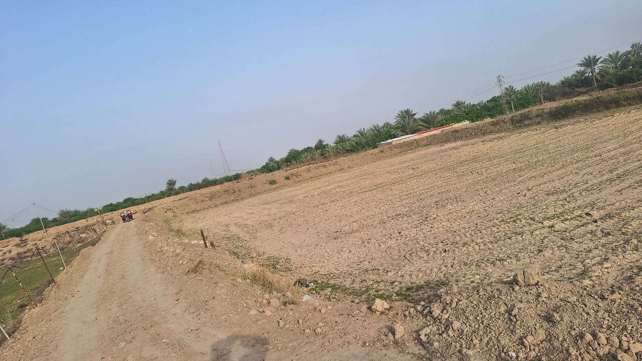 بحيرة  بيها بير 45متر غطاس عشرين حصان بس تدوس الدكمة  ،للبيع ***********
