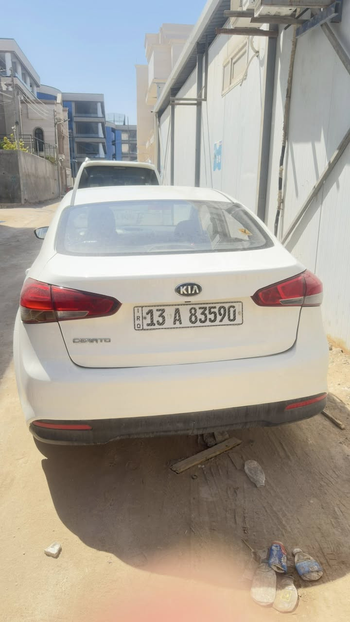 السلام عليكم كيا سيراتو 17 السيارة 3 قطع صبغ اثر شخوط بدون حادث والبنيد مبدل اثناء المشي راجع البنيد عكس ومبدلينه والتكم الي بالبداية على كد شبر شبر صبغ اثر شخوط همينه والقطع البابين اليمين الباب الخلفي جهة العبري مصبوغ كامل والباب الامامي جهة العبري مصبوغ ربع تقريباً والجاملغ الخلفي بدون حادث السيارة ماشية 171 وكسور المكينة مبدلة جديدة ما صارلها شهرين الكير نظيف وتراي وين ما تحب تبريدها شغال لكن نقص غاز تجي وتدلل عليه السعر 110 وبيها مجال  واتساب ما موجود فقط اتصال ***********
