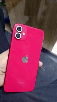 ايفون 11عادي ذاكرة 128 بطارية 71 جهاز بلادي مامفتوح مكفول فقط سيمكرت و...