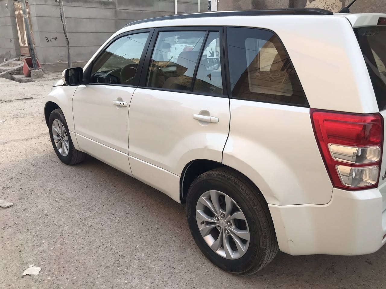 سازوكي فيتار موديل 2016 مكفوله رقم بغداد بسمي مكينه الفين دفع رباعي سياره شركة جاهزه مكينه كير حداديه تبريد تخم تاير مابيه نقص السعر 125 وبيها مجال ***********
