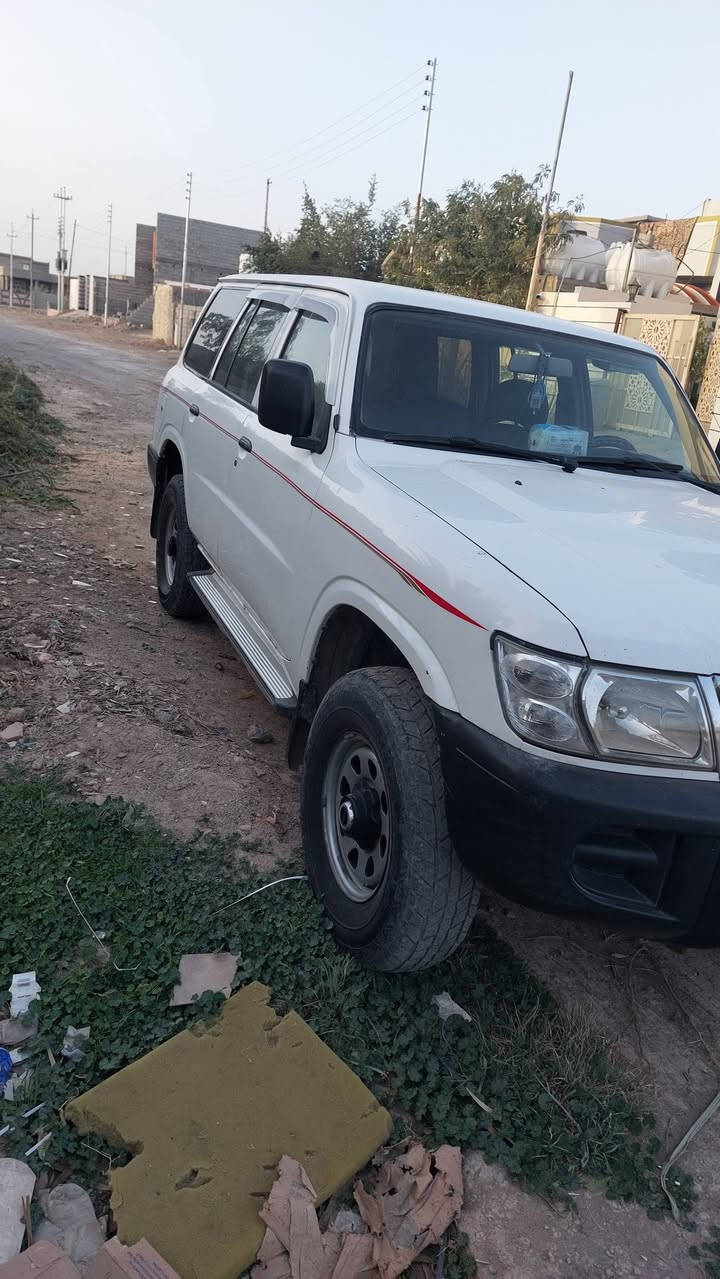 سلام عليكم بترول للبيع مديل 2002 بيها جاملغ أمامي صبغ فقط بدون دواخل سياره جديده بيع سريع مستعجل سعر مناسب للإستفسار اتصال او مراسله الصفحة ***********
