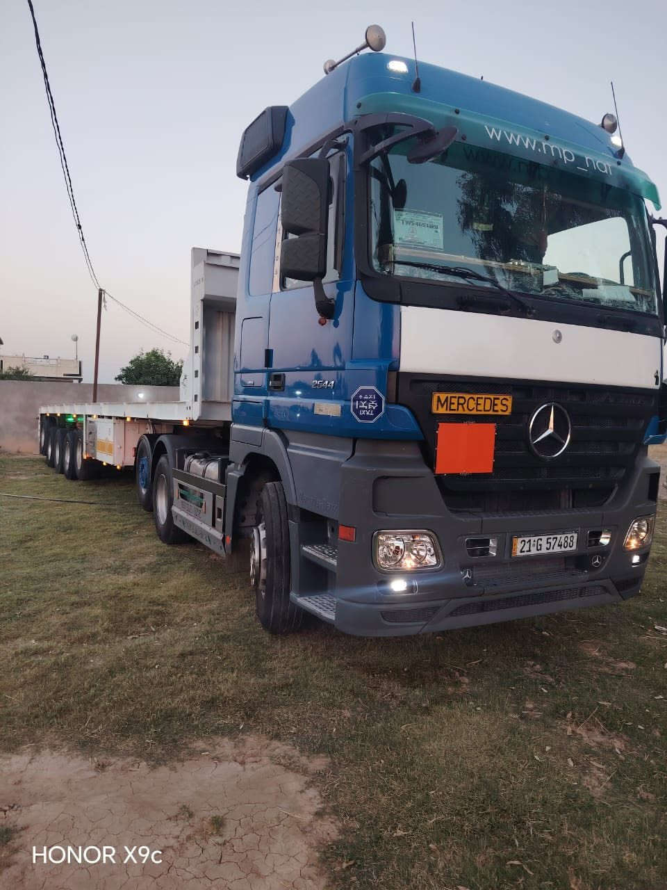 ‏سلام عليكم اكتروز للبيع موديل 2004 راس وعرباته مربطه جديده حجم 44 25 سياره مكفوله عام من صرف من بخار ومن كير والاستفسار ***********
