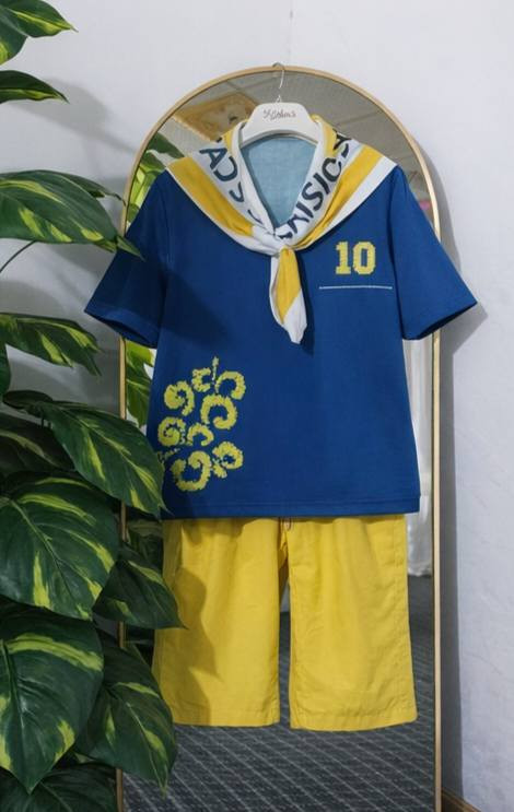 عندي ذني الملابس مالاطفال اخذتهم من احمد شاكر الي بملحق الروان 🤍
البناتي يلبس لحد عمر 6 والولادي يلبس لحد عمر 8 🤍


**إذا كنت صاحب هذا الإعلان وتريد حذفه لأي سبب، رجاءا أرسل رسالة إلى الدعم الفني**