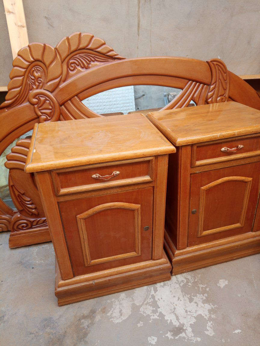 چرباية وتاج وملحقاتها وزاوية  تسگام صاج درجة اولى السعر 250 مكاني النجف بالكوفة الي عنده استفسار على الرقم ***********
