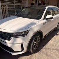 سورنتو موديل 2021 خليجي ضمان شركه الدوليه وبعده بالظمآن وصيانة بالشركه...