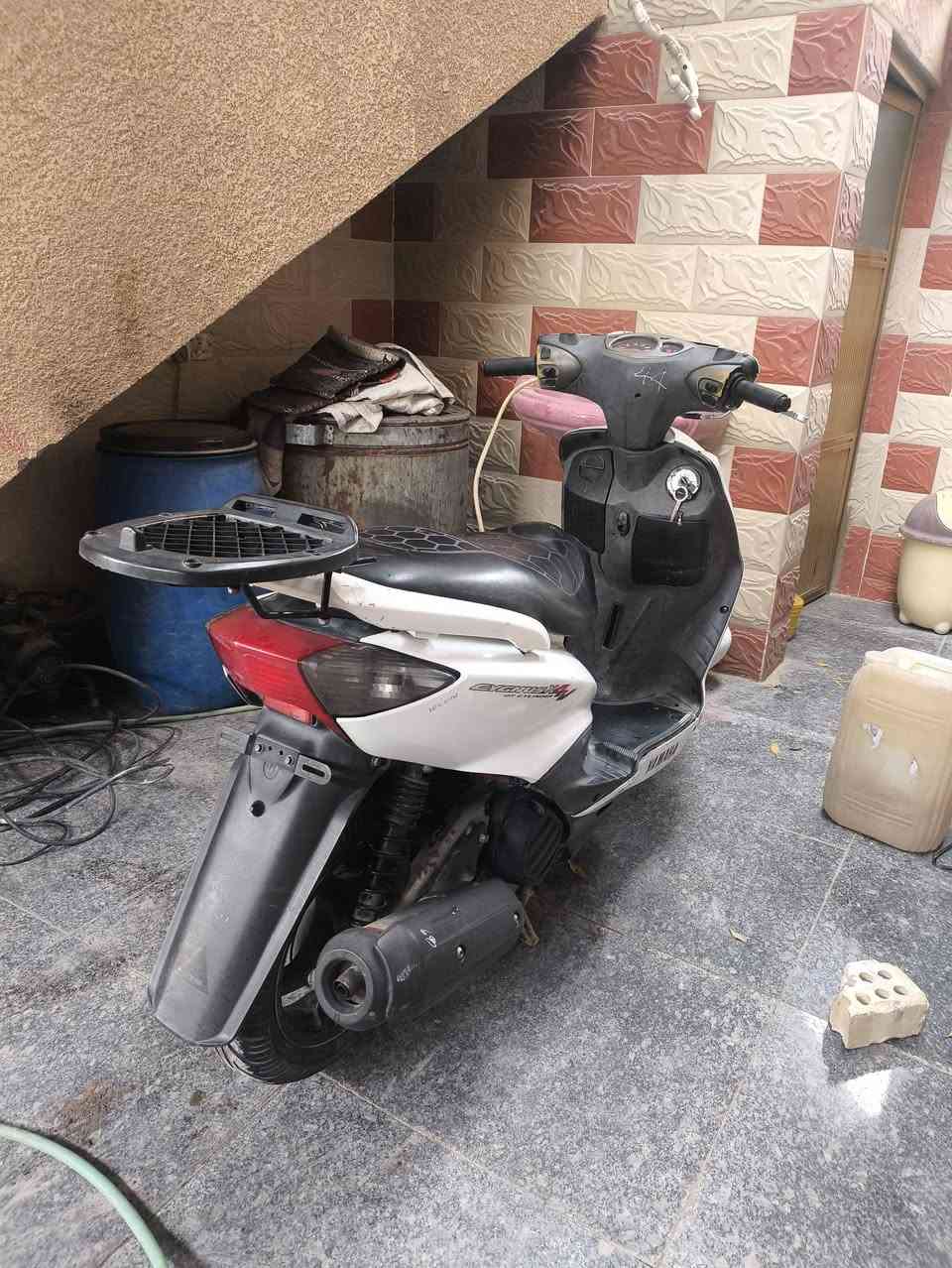 السلام عليكم دراجه سكنس نثيه كلشي بلادي مكينه ناعمه ما مفتوحه خرسه معنه الكلمه داخل املح كفرات ختم واحد كهربايات شغال سلف هندر شغال شرط نص نكره تشتغل لا تنقيص ولا تبخير تكعد صبح شغل وطلع صلنصه بلادي لا لحيم ولا شي للبيع 800 وبيه مجال قليل او مراوس دراجه نضيفه تسووااا المكان كربلاء حي العباس 0***********
