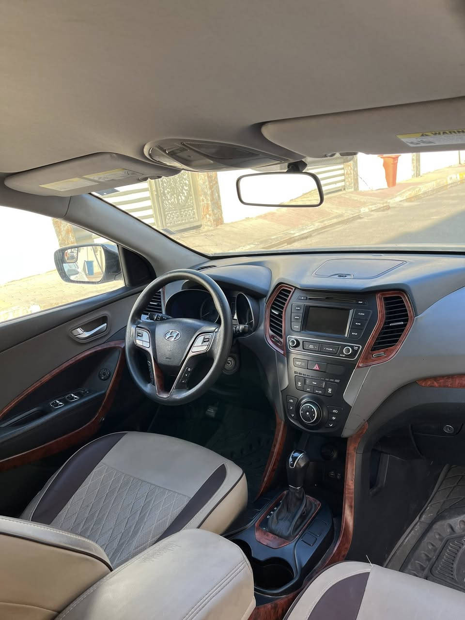 هونداي سنتافي 2018
وارد امريكي  
٥ راكب ضرر دعاميه وجاملغ٤ سلندر
محرك كير مكفول
سيارة حيل نظيفة كلشي عل بلاد جديد 
سنوية هزة كلشي جديد مدفوع لـ
باسمي السنوية بشرط تحويل وغرامـة
سيارة مابيـها دينار مصرف كامل من كل نواحي
سعر (175$)رقم ***********
