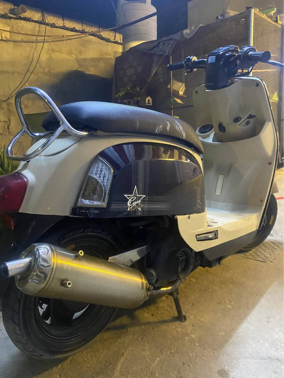 بوليس نوزل 
محرك كفاله من الفتح والتبخير والتنقيص
دواخل بيجي مبدل والباقي اصلي باقي تفاصيل اتصال
*********** البصرة, العراق
