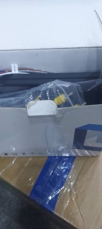 شاشة سيارة للبيع للتواصل 07706005150