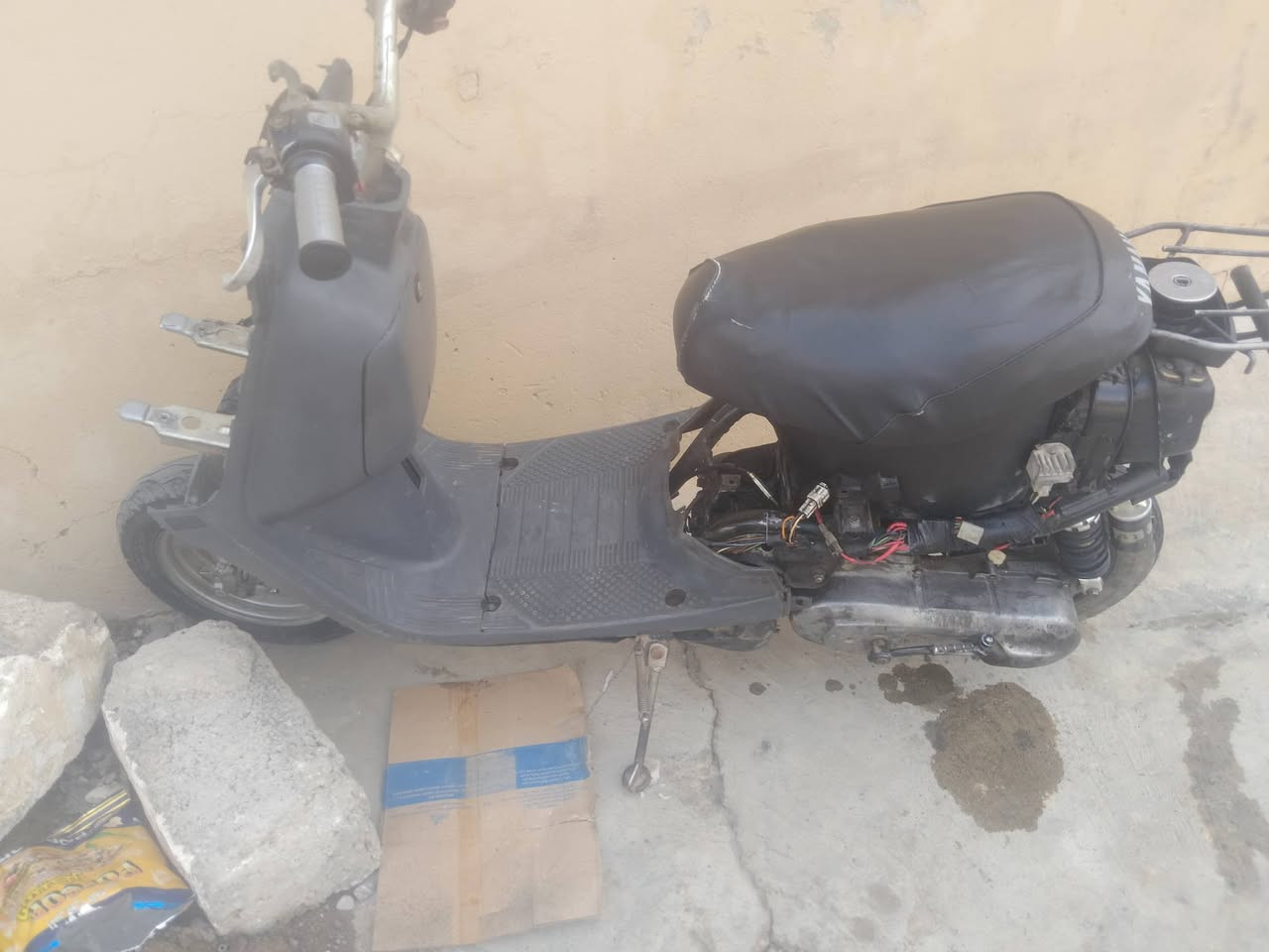 ماطور بزون نصيف حيل شرط هندر واحد محرك فول تحريكه ومعدل العنوان حي القاهرة السعر 100 هذا رقمي ***********
