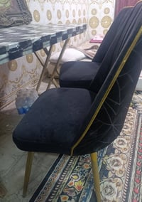 ميز طعام • نضيف