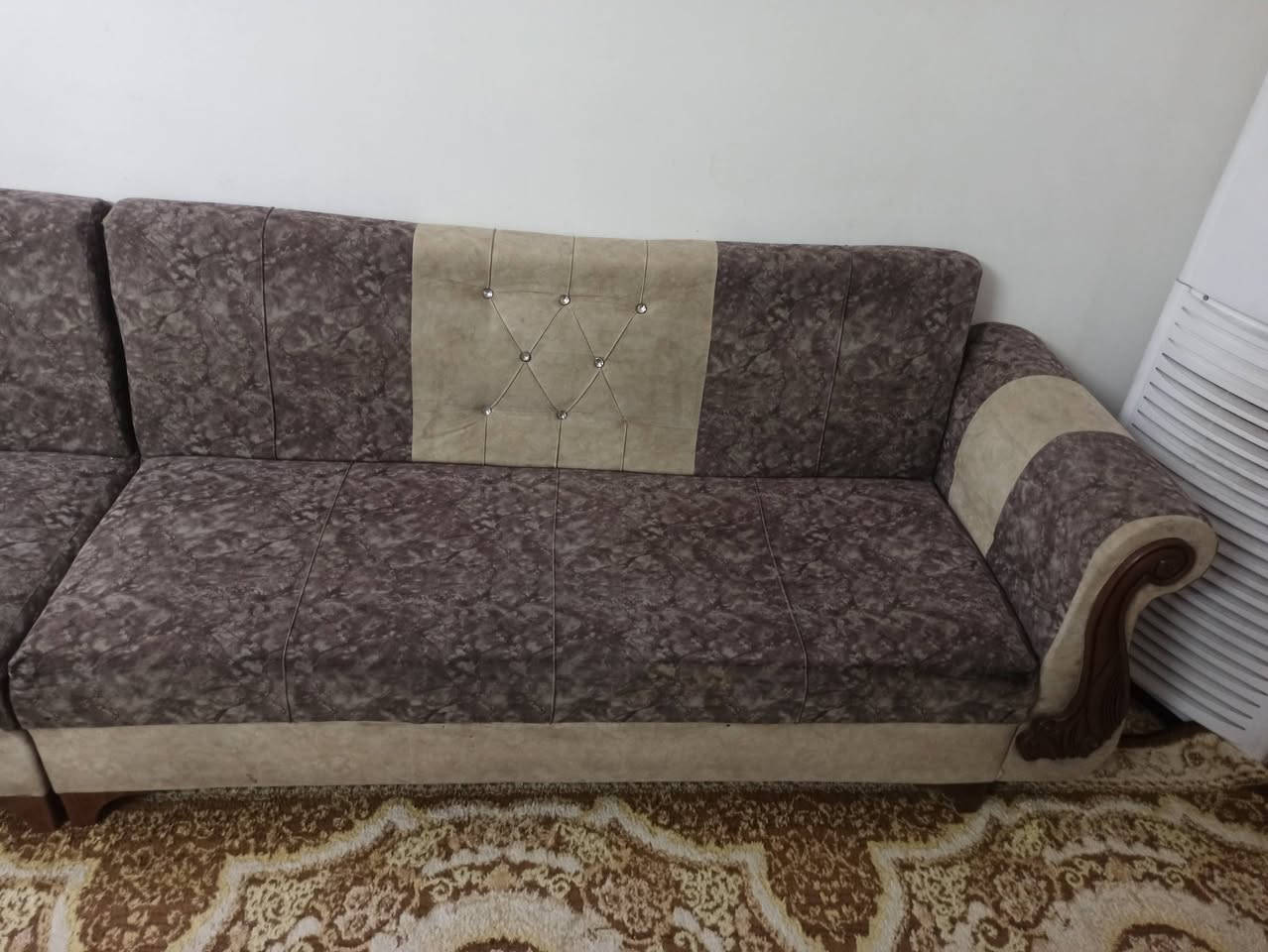 تخم قنفات 10 مقاعد نظيف سعره 250 الف  مكاني بغداد بالعبيدي ***********
