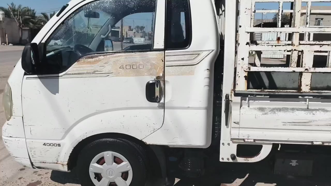 سلام عليكم
كية للبيع موديل ٢٠٠٦ 
باسمي رقم دولي مشروع وطني تحويل ثاني يوم 
سنوية صالحة ل٢٠٣٠ 
مكينة نضيفة 
للبيع او المراوس بكية ٢٠٢٠ وفوگ 
للاستفسار اتصل 
***********
