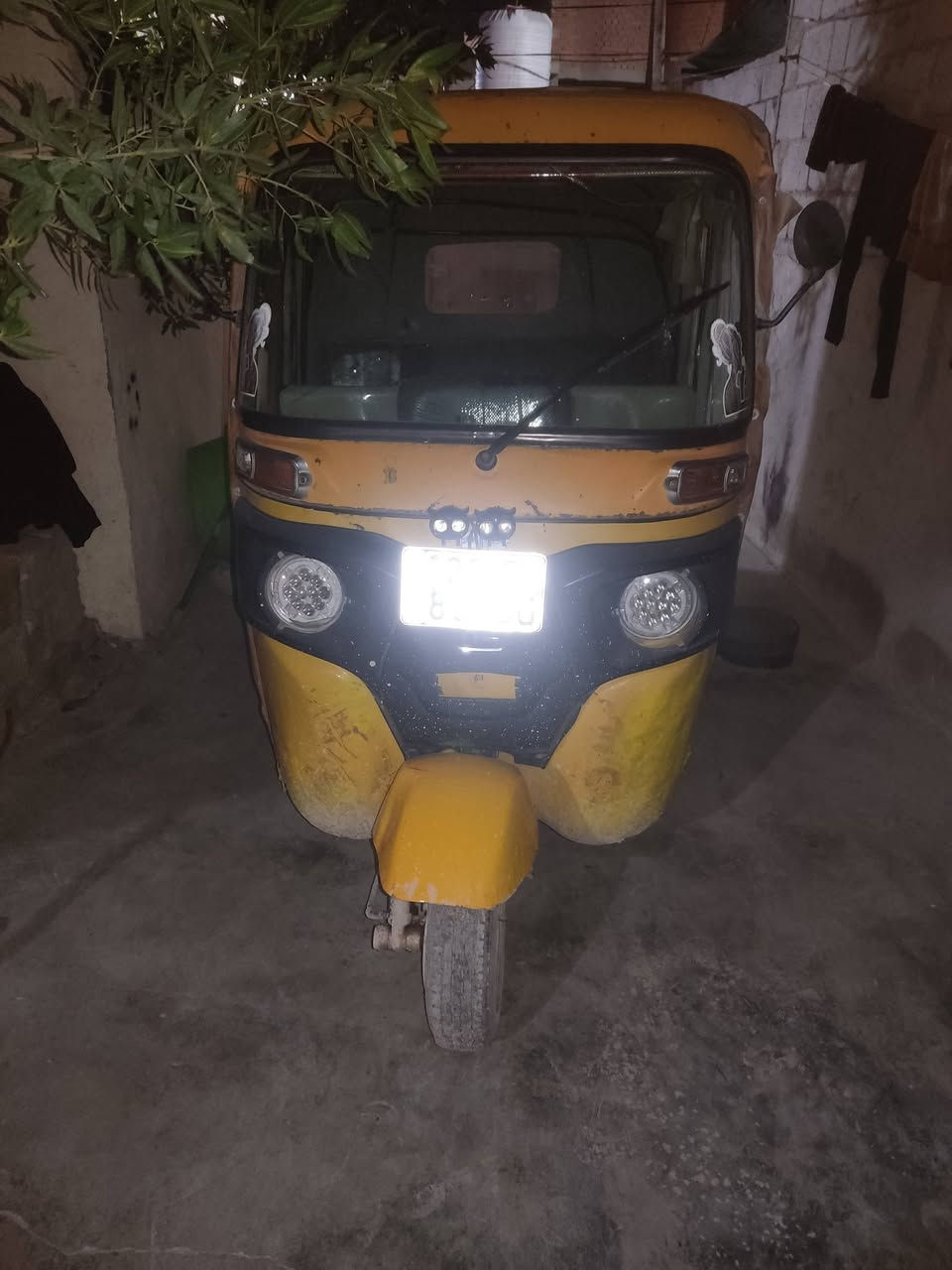 تكتك موديل ١٦ بشهر ١٢ رقم نكليزي تلاثه وخمسميه  ***********
