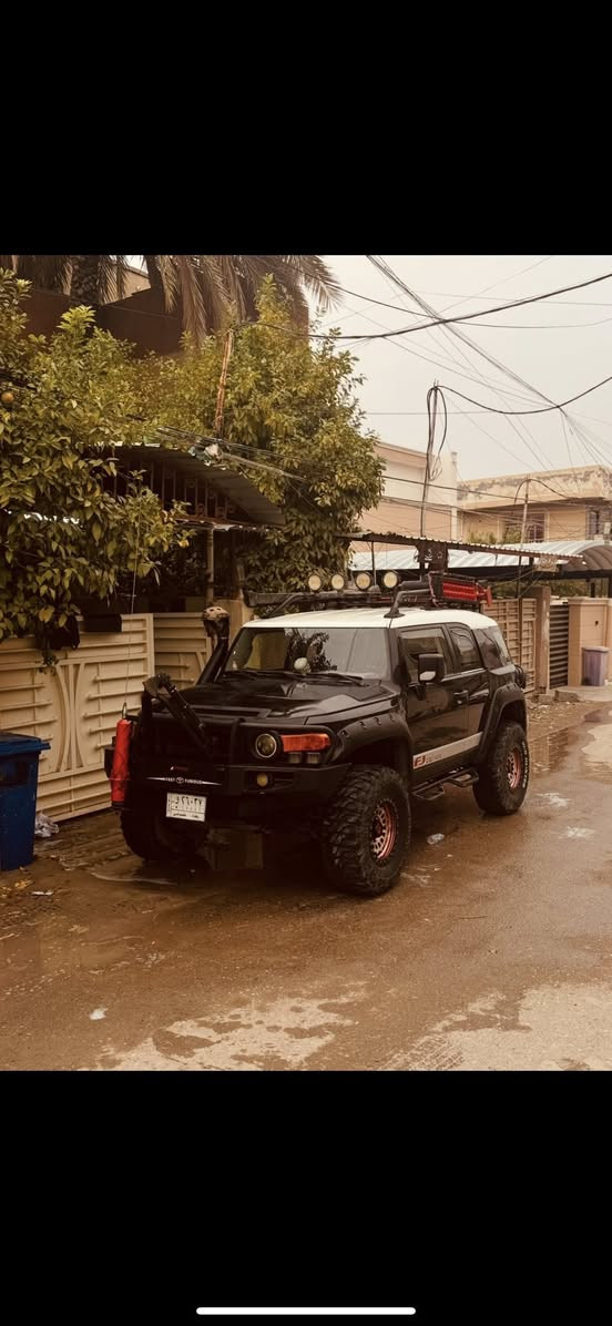 السلام عليكم للبيع FJ فول سياره كلش حلوه والتعديل العليها بعد احلى 6 سلندر رقم دولي الجديد بأسمي السياره 2013 مكفوله كفاله من كص شواصي لغود بيها فقط جوملغ خلفي صبغ باقي السياره مكفوله السياره متعوب عليها بيهت ويل رياضي دمام صوت تايرات جبلي درع امامي سعر السياره 210 للتواصل *********** العنوان بغداد الرقم الثاني ***********
