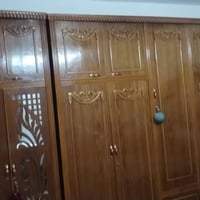 غرفة نوم • خمس أبواب • خشب جديد