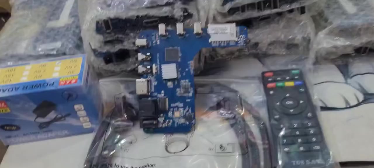 اصدار الاندرويد 14 
الذاكرة مكتوبه بالجهاز 1 تيرا ورام 512
لكن مو حقيقية للأمانه 
السعر مذكور بالفيديو  لا تسألني عليه شوف الفيديو وتعرفه


**إذا كنت صاحب هذا الإعلان وتريد حذفه لأي سبب، رجاءا أرسل رسالة إلى الدعم الفني**