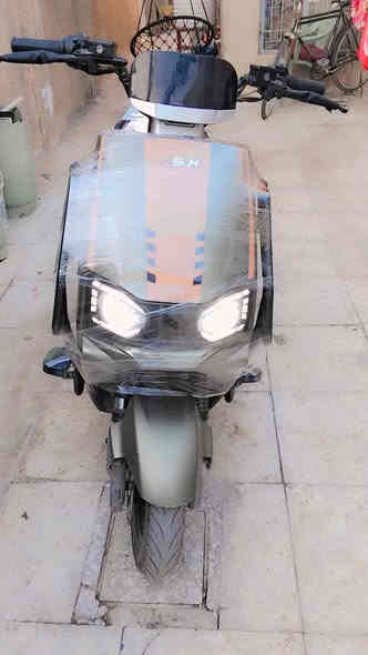 السلام عليكم اخوان عندي هاي دراجة شحن سكنس  أخو الجديد نضيفه.       برغي ما مفتوح بطاريات  ليثيوم بطاريات كبيرة كهربائيات كلها شغال أربع سرع.             موديل 2025.      السعر 950 وبيه مجال                              للاتصال على الرقم أو عل واتس اب الهاتف: ***********
