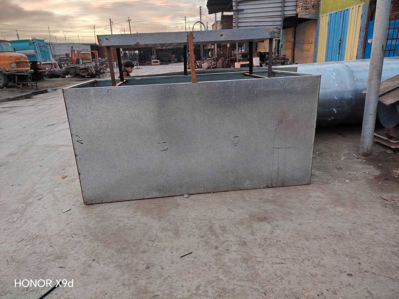 تنكيات مربع للبيع السمك 2 ملم وشلال للبيع سمك 2 ملم تفصال جديد *********** العنوان  حي الصناعي السماوه
