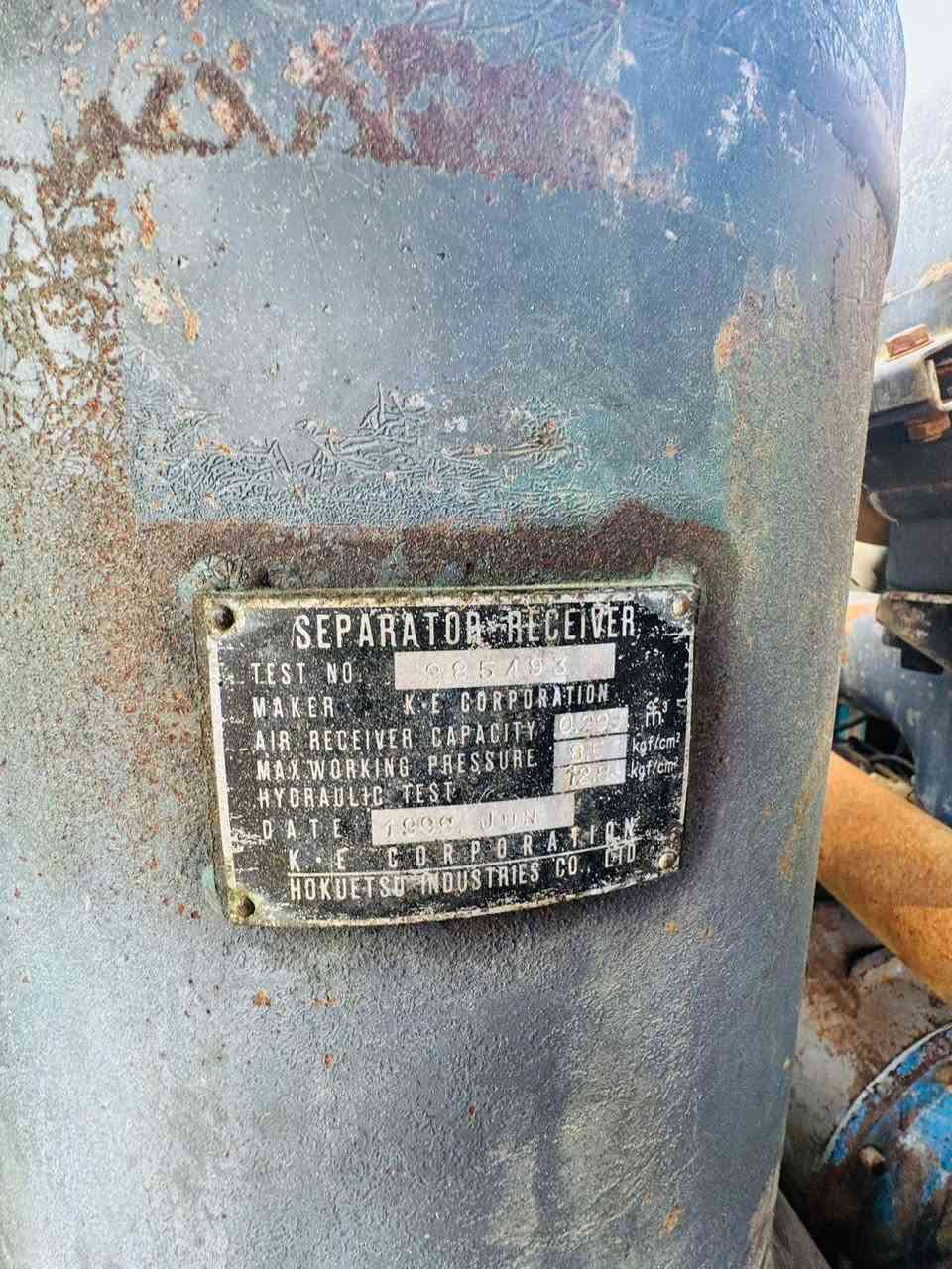 السلام عليكم... كمبريسر هواء ايرمان حجم 655 موديل 1998محرك كمنز بم ونوزل ***********
