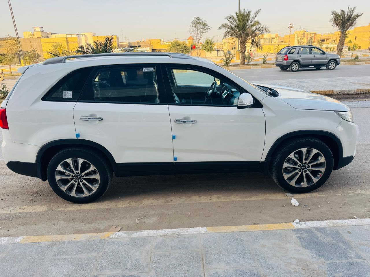 السلام عليكم سورنتو 2014 خليحي كويتي  رقم بصره بسمي تحويل ثاني يوم  سياره كفاله  عامه ضربه وصبغ وتبديل ماشيه ١١٠  فول وحد عله واحد ماعده البنورما محرك 6 مامفتوح   سبعه راكب كشنات جلد كهرباء 3 تلث قطع تبريد بصمه بوب لايت زنون  الد امامي وخلفي مرايات شفط لسياره جديده لسعر 195 رقم *********** /***********
مكاني ناصريه السعر بيه مجال بسيط
