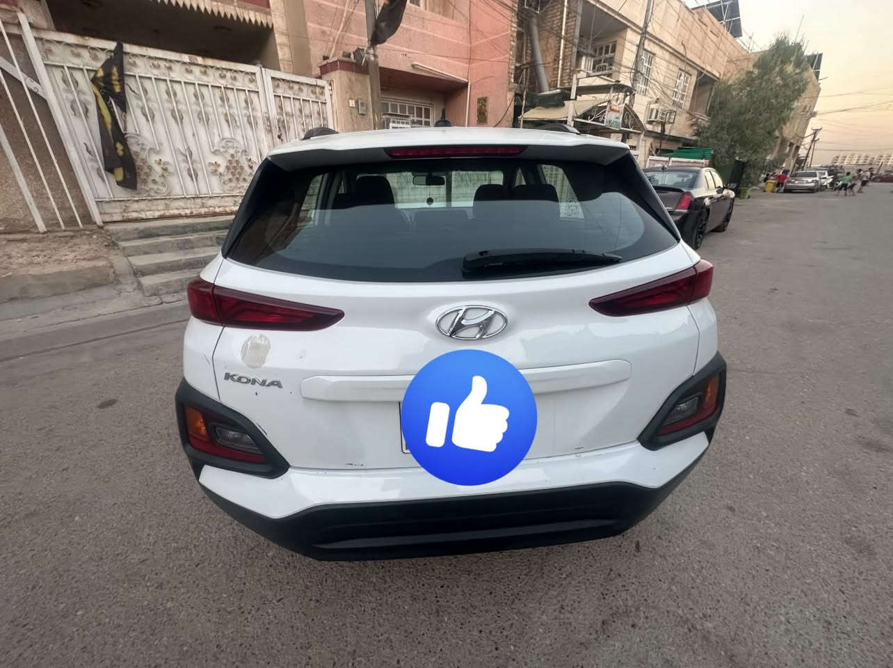 سلام عليكم
سيارة كونا 2020 امريكي
حادثها جاملغ بارد ودعامية امبدله وبنيد بارد 
بيها بارد بالصندوق وضربه خفيفة بالباب ابصف السايق ترجع على البارد 
مكفولة كير ومكينة
صدر قبل شهرين امبدل امامي وخلفي
منظومة تبريد كاملة امبدلة العام وثلج التبريد 
ماشيه 188 
مانع انزلاق 
شاشة 
كيبل USP
تدفئة بالكشنات 
كامرا خلفية 
سويج مو بصمة 
بدون بانوراما 
بغداد رقمها تحويل ثاني يوم 
متواجد - بغداد - الشعب 
*********** 
سعرها 13.000$ وبيه مجال
