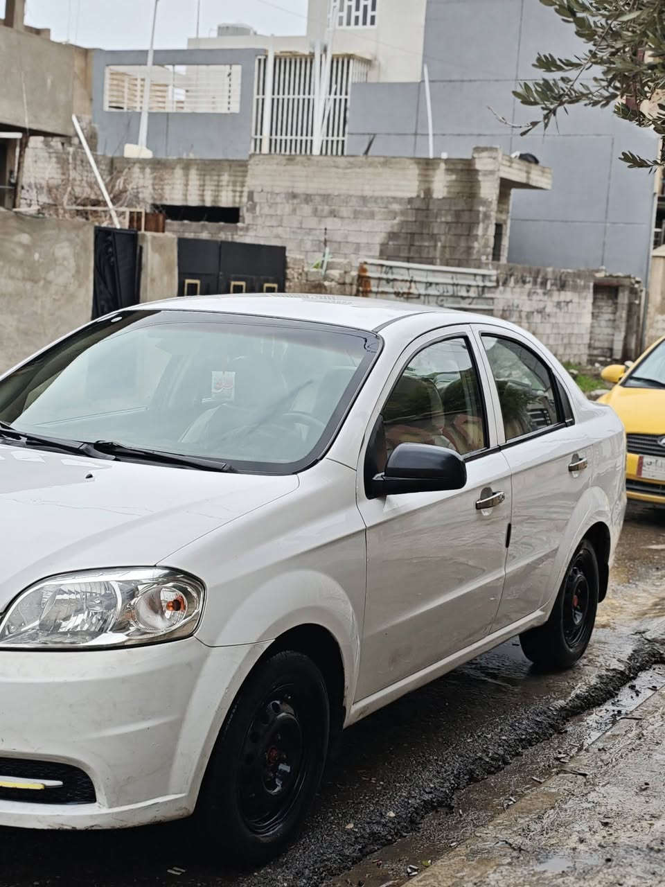 أفيو 2008
للتواصل : *********** 
كير عادي محرك دبل كمشفت 
السيارة نظيفة وبدون ضرر او صبغ 
كير مكينه خير من الله 
باتري جديد حدادية طخم امامي وخلفي وطخم تاير لايتات جديدة 
السيارة بأسمي سنوية ٢٠٢٧ كابون بانزين السيارة جاهزة

