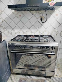 طباخ كريازي جديد  كله شغال وفرن وجامه موجوده  خذنا 500 بيع 200 سعر  07...