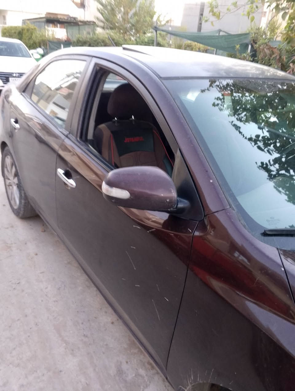 سلام عليكم  اخوان عندي هاي السيراتو موديل 11 قطعتين تبديل وقطعة صبغ بدون دواخل كير توماتيك ومحرك شرط سلايت وباقي المواصفات معروفة 90ورقة  ***********
