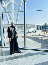 عمرة رمضان ١٤٤٧هـ • طيران ناس • المدينة قرب الحرم