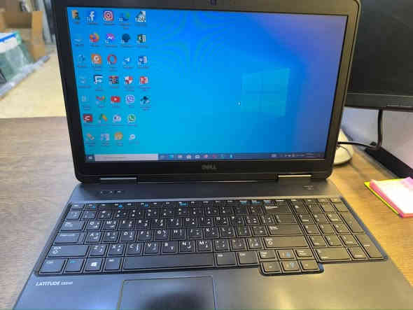 على بركة الله تم استيراد لابتوبات من عدة فئات 

🌹الفئة الاولى 🌹

كارت شاشة خارجي 2 كيكا 
معالج cor i7
رام 8 او 16
هارد 256ssd
شاشة 15.6 او 17
باسعار من 250الف لغاية 300 الف 
🌹🌹🌹🌹🌹.....................

🌹الفئة الثانية 🌹

لابتوبات مخصصة للتطبيقات والكليات والبرامج الهندسية 
اوتوكاد ....والخ 

معالج cor i5 جيل 6"7"8"10
رام 8 او 16
هارد 256ssd
شاشات 
عادية ولمس باحجام  14.1.   🌹"15.6
باسعار  من 200 الف لغاية 270الف 
،🌹🌹🌹🌹🌹......................

🌹الفئة الثالثة 🌹

معالج cori5/جيل رابع ..خامس ..سادس...
رام 8 
هارد 256ssd
باسعار من 140 الف لغاية 180الف 
🌹🌹🌹🌹🌹...................

🌹الفئة الرابعة 🌹

مخصصة للتصفح والطباعة والدراسة 
بمواصفات 
معالج سيليرون او amd
رام 4 او 6 او 8 
هارد 250 كيكا 
شاشة 12 او 14.1 او 15.6 او 17
باسعار تبدا من 50 الف لغاية 120 الف 

للتواصل والحجز 
مراجعة مكتب الابداع الهندسي 
موصل /موصل الجديدة 
***********

ويوجد خدمة توصيل لكافة محافظات العراق
