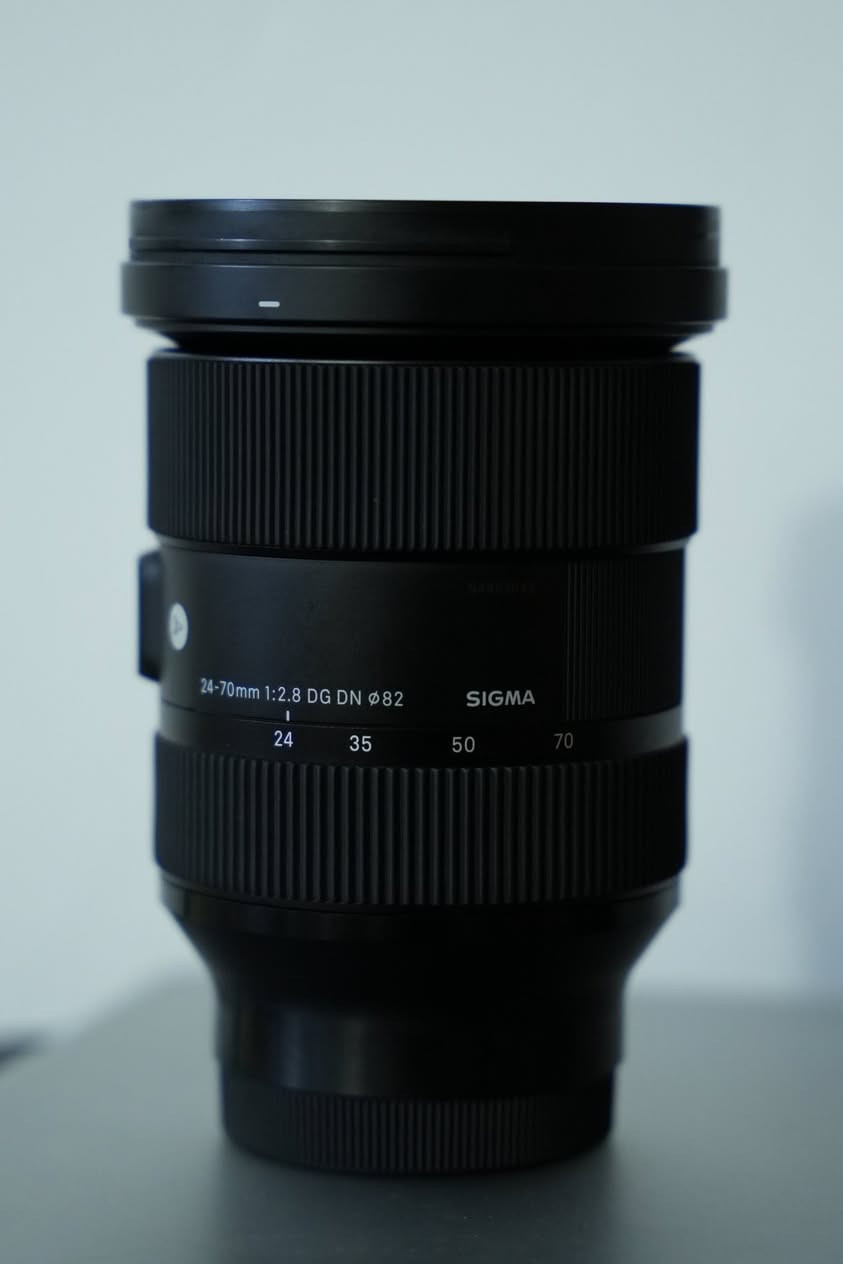 للبيع فقط عدسة سكما 24-70 2.8 للسوني غراضها كاملة جنطة وقبقات وهود وكارتونة
السعر مليون وبيها مجال بسيط كلش ونظافة العدسة مبينه بالصور والزجاج مالتها مابي خدش 
مكاني بغداد 
وهذا رقم تليفون ***********
