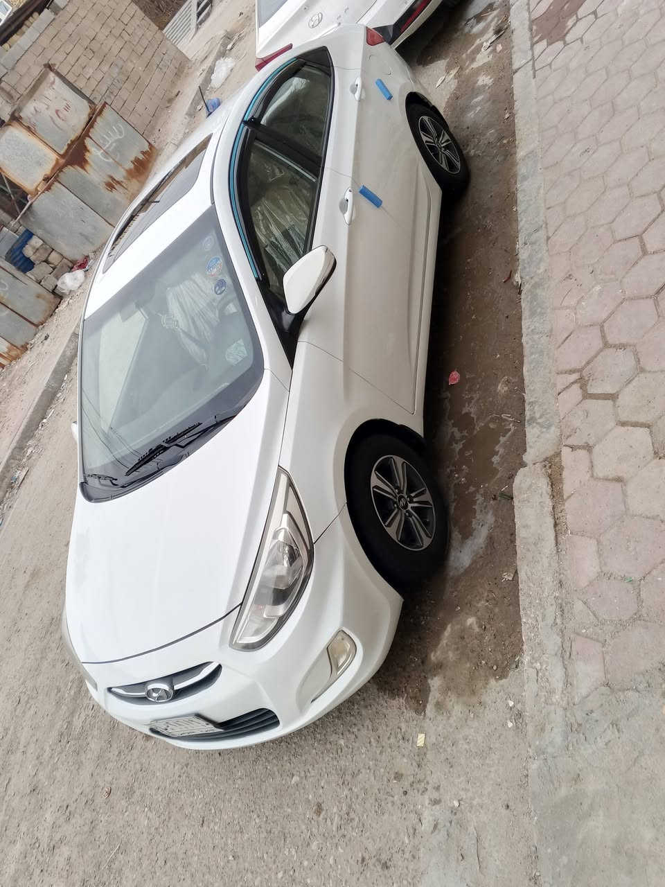 اللهم صلي على محمد وال محمد
السلام عليكم للبيع اكسنت موديل 2016 وارد خليجي كفاله من الضربة والصبغ والتبديل فول مواصفات 
فتحه سقف .شاشه .نضام ايكو .تحكمات ستيرن وبعد بيهه مواصفات 
مكينه وكير كفاله تبريد ثلج رقم البصرة تحويل ثاني يوم 
السعر 110 ورقه وبيهه مجال قليل 
الاستفسار اتصال على الهاتف ***********
العنوان البصرة مركز
